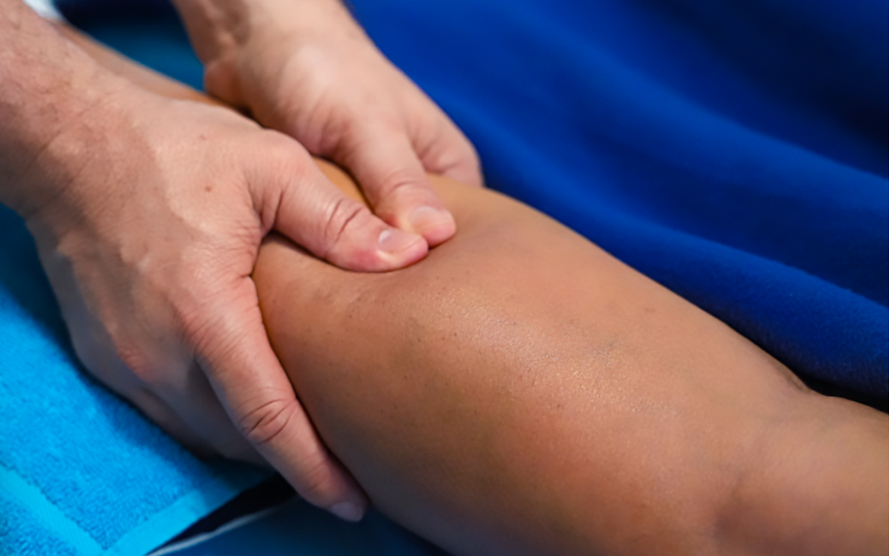Bein- und Fußmassage